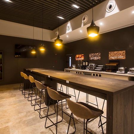 Отель Hampton By Hilton David, Panama Экстерьер фото