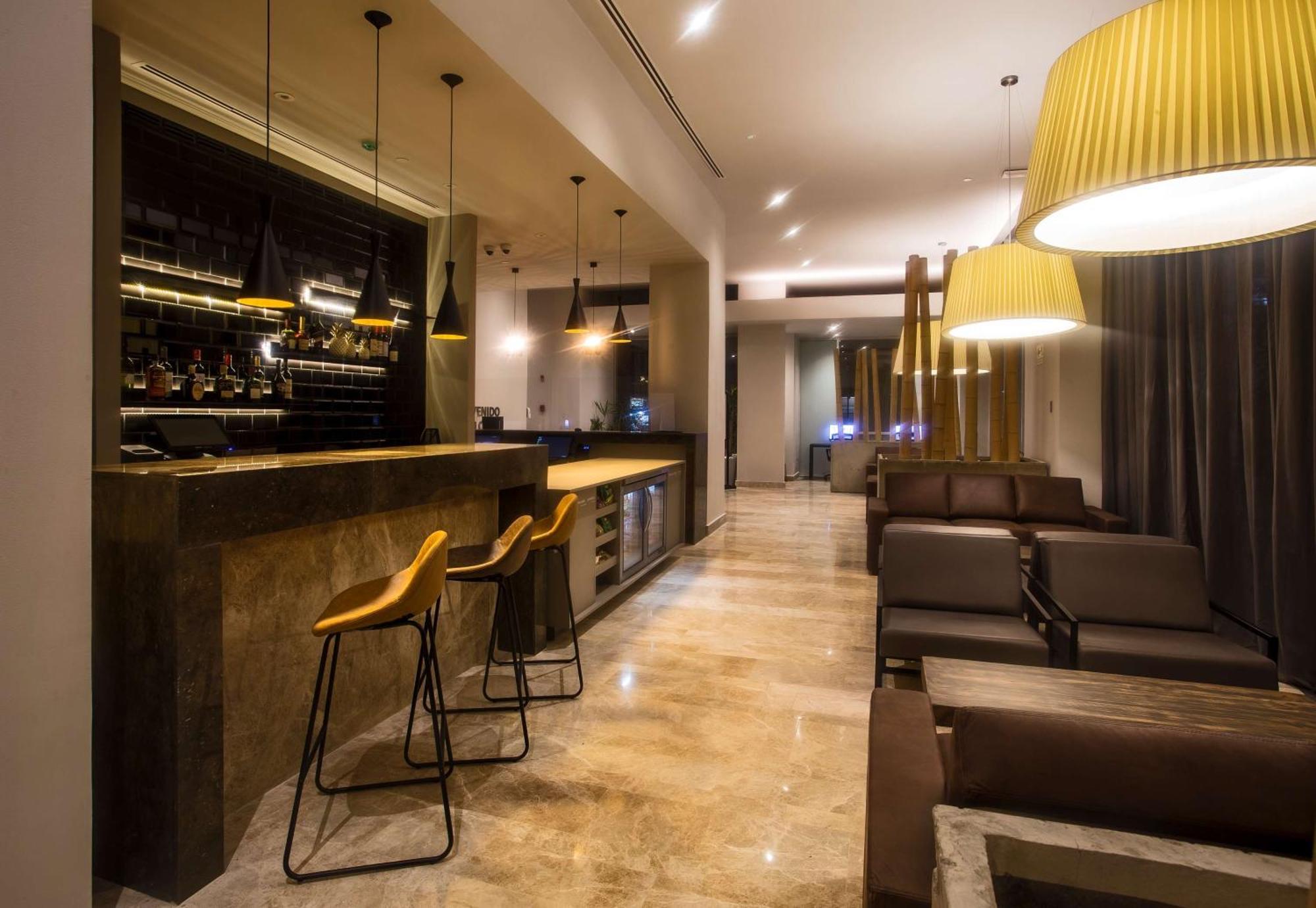 Отель Hampton By Hilton David, Panama Экстерьер фото